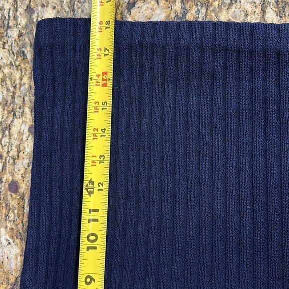 St. John Navy Blue Ribbed Knit Sleeveless Top With Cream Trim Size 2 - Picture 6 of 6